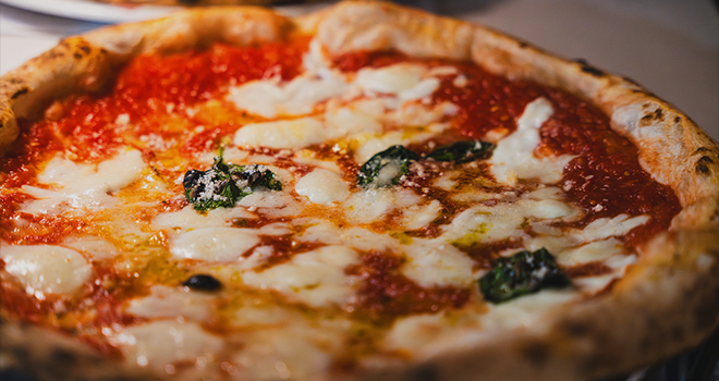 Our conveyor pizza oven features hot air jet technology at its core.